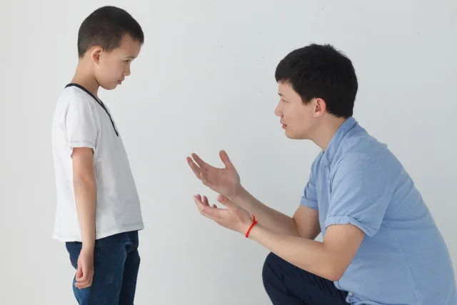 子どもに厳しい父親