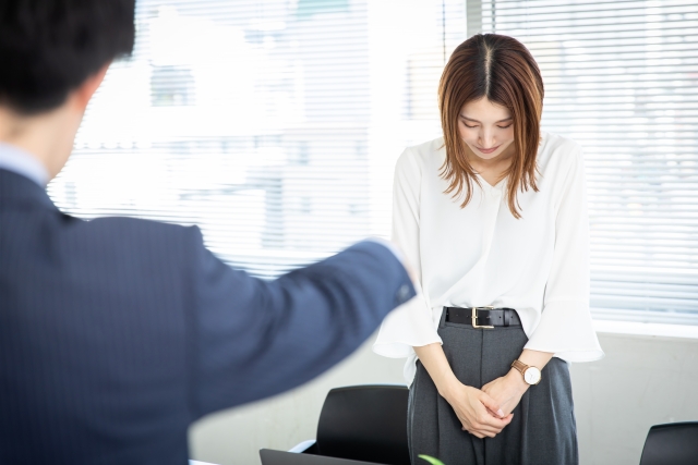 否定ばかりする人